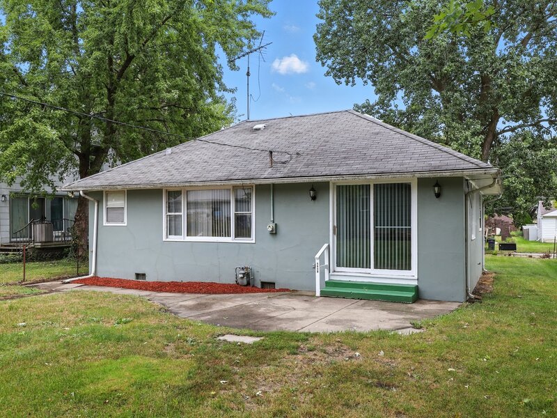 2804 Elim Avenue Zion IL 60099