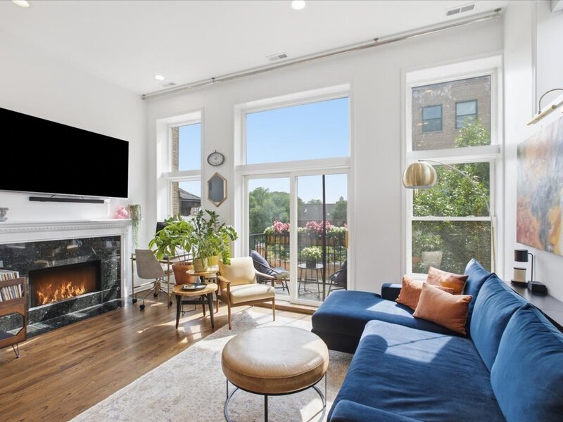 2448 N Southport Avenue Chicago IL 60614