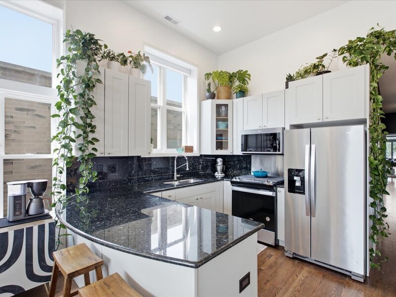2448 N Southport Avenue Chicago IL 60614