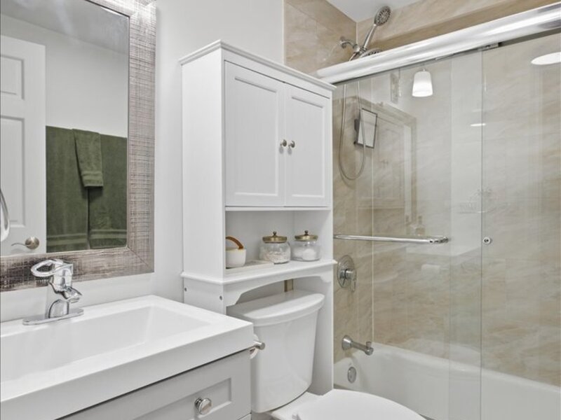 2448 N Southport Avenue Chicago IL 60614