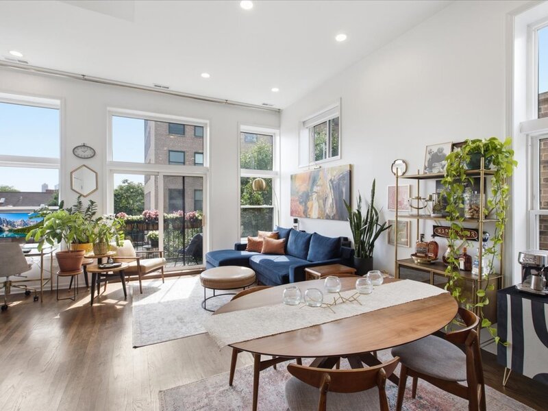 2448 N Southport Avenue Chicago IL 60614