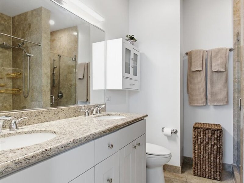 2448 N Southport Avenue Chicago IL 60614