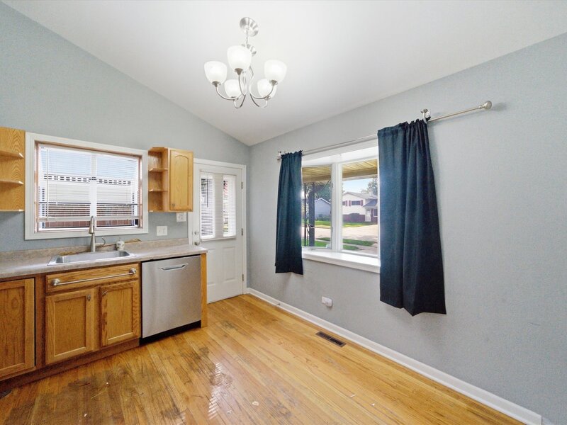 132 E Montana Avenue Glendale Heights IL 60139
