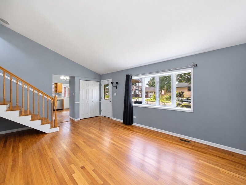 132 E Montana Avenue Glendale Heights IL 60139
