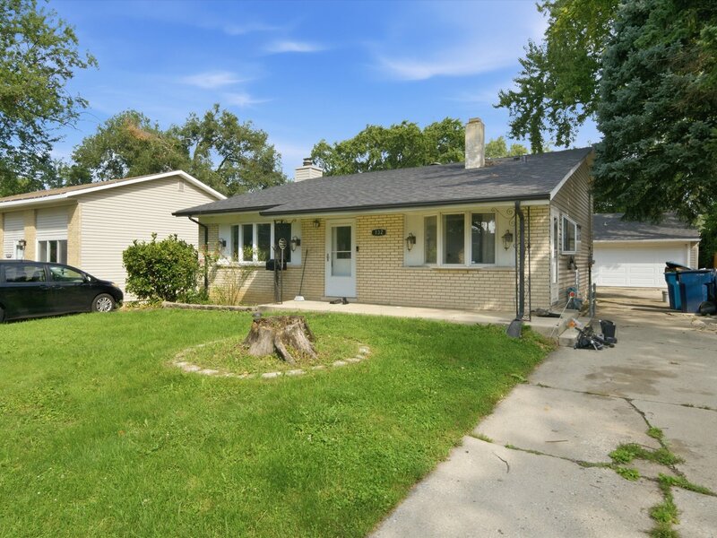 132 E Montana Avenue Glendale Heights IL 60139