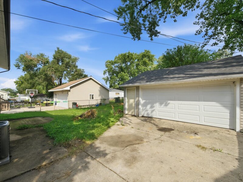 132 E Montana Avenue Glendale Heights IL 60139