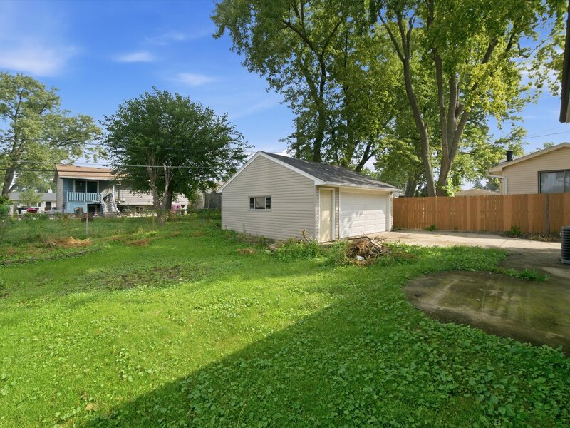 132 E Montana Avenue Glendale Heights IL 60139