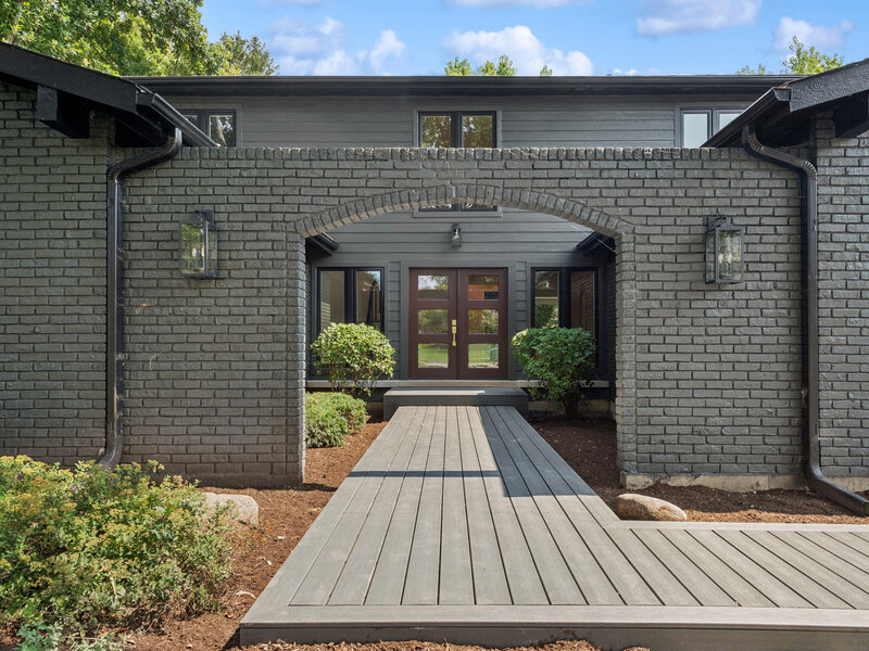 1695 Overland Trail Deerfield IL 60015