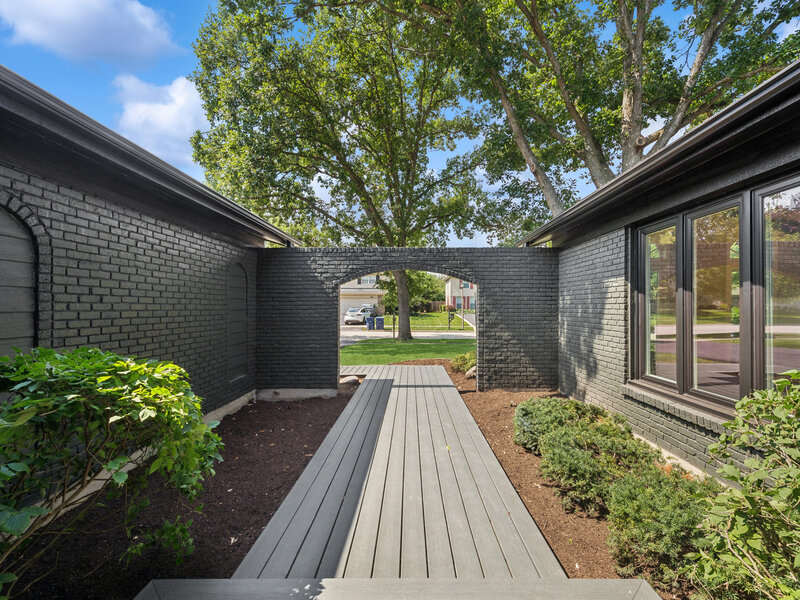1695 Overland Trail Deerfield IL 60015