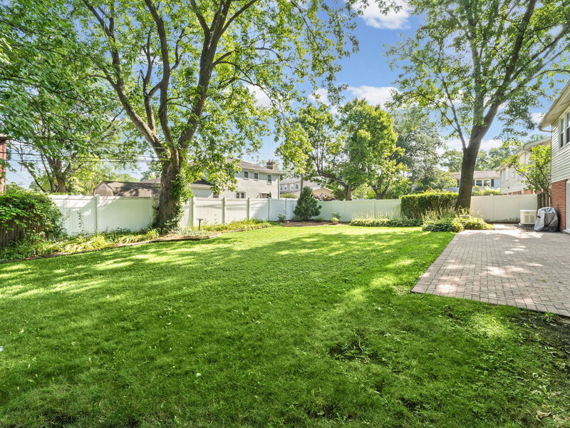 3822 Knight Street Glenview IL 60025