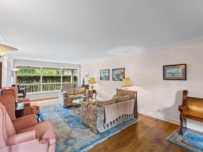 3822 Knight Street Glenview IL 60025