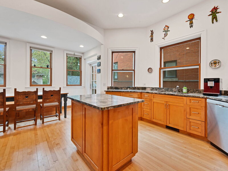 4801 S Kimbark Avenue Chicago IL 60615