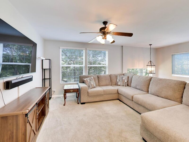 2478 Anna Way Elgin IL 60124
