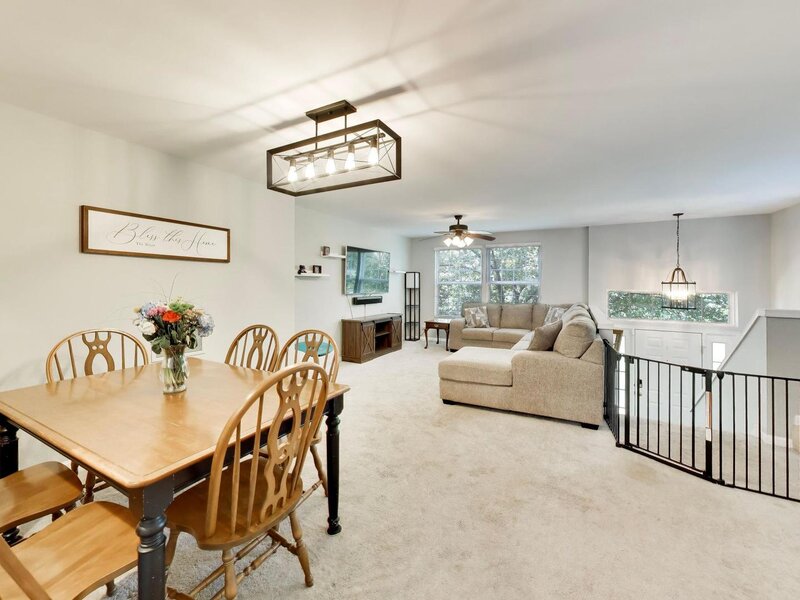 2478 Anna Way Elgin IL 60124