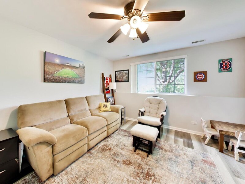 2478 Anna Way Elgin IL 60124