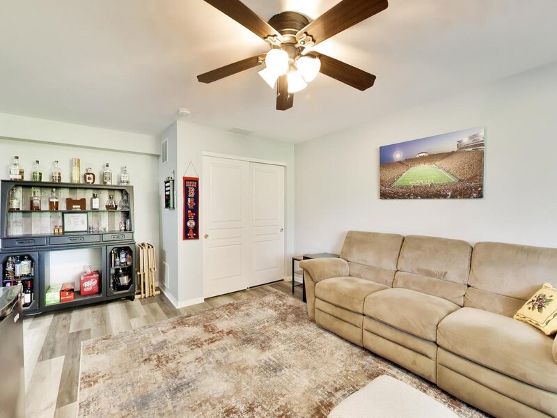 2478 Anna Way Elgin IL 60124