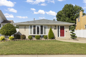 Photo of 9204 Parkside Avenue Oak Lawn IL 60453