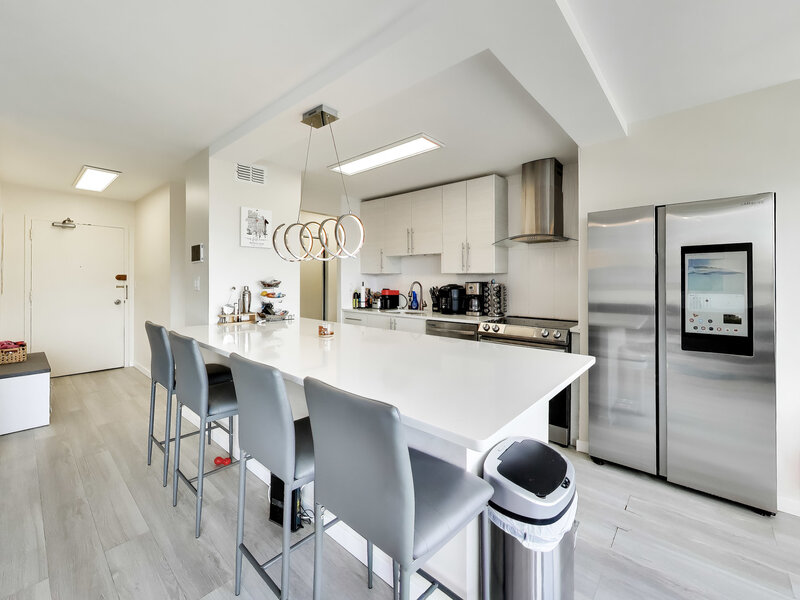 1455 N Sandburg Terrace Chicago IL 60610