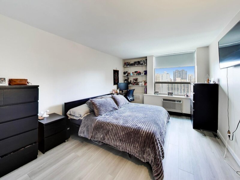 1455 N Sandburg Terrace Chicago IL 60610