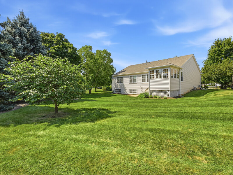 210 Stillwater Court Oswego IL 60543