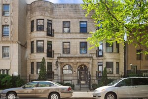 Photo of 929 W Eastwood Avenue Chicago IL 60640