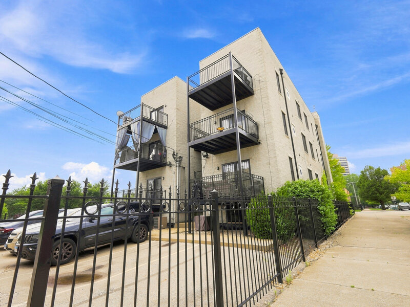 4135 S Vincennes Avenue Chicago IL 60653