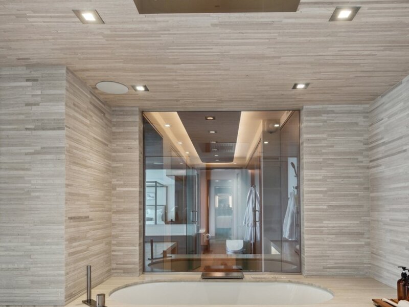 111 E Chestnut Street Chicago IL 60611
