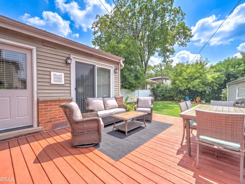148 Jeffery Lane Des Plaines IL 60018