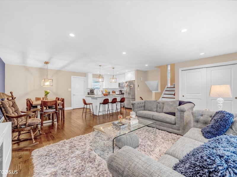 148 Jeffery Lane Des Plaines IL 60018