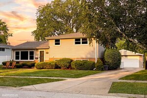 Photo of 148 Jeffery Lane Des Plaines IL 60018