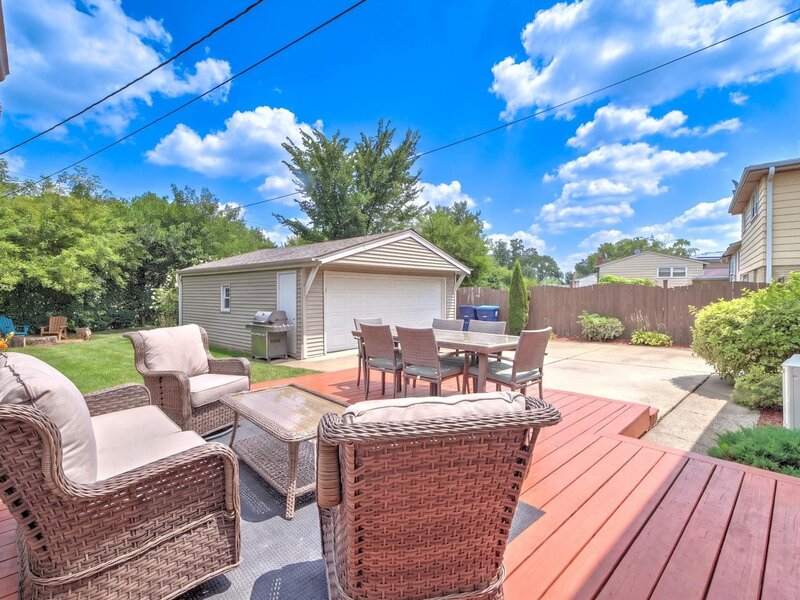 148 Jeffery Lane Des Plaines IL 60018
