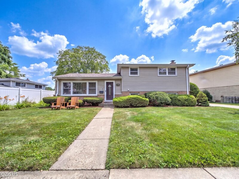 148 Jeffery Lane Des Plaines IL 60018