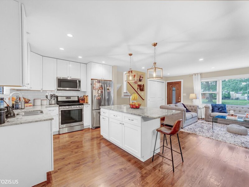 148 Jeffery Lane Des Plaines IL 60018