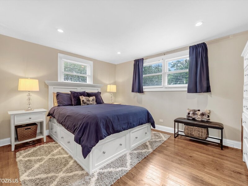 148 Jeffery Lane Des Plaines IL 60018