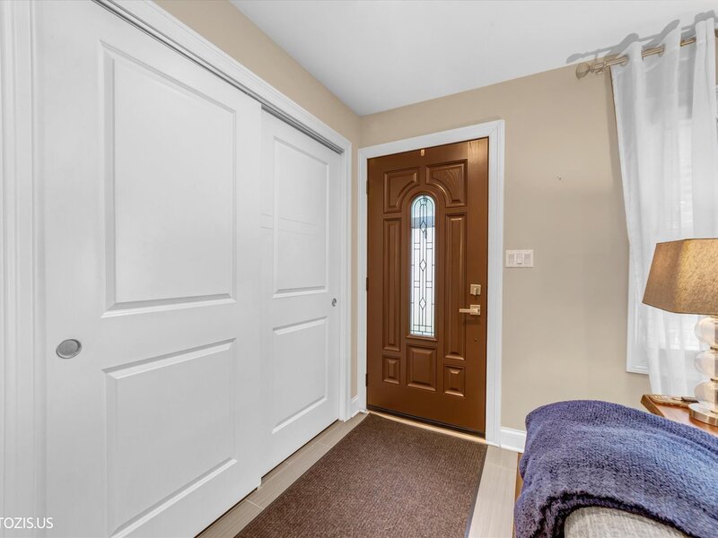 148 Jeffery Lane Des Plaines IL 60018