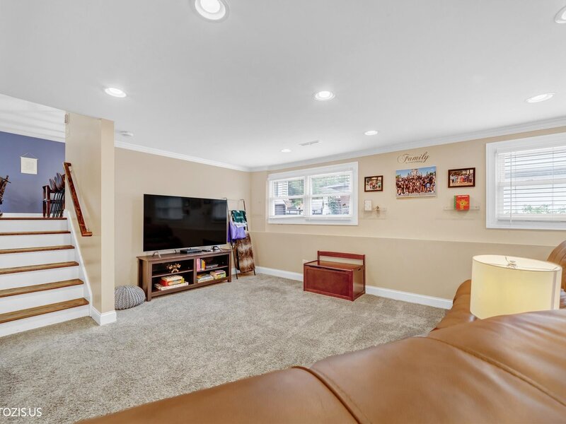 148 Jeffery Lane Des Plaines IL 60018