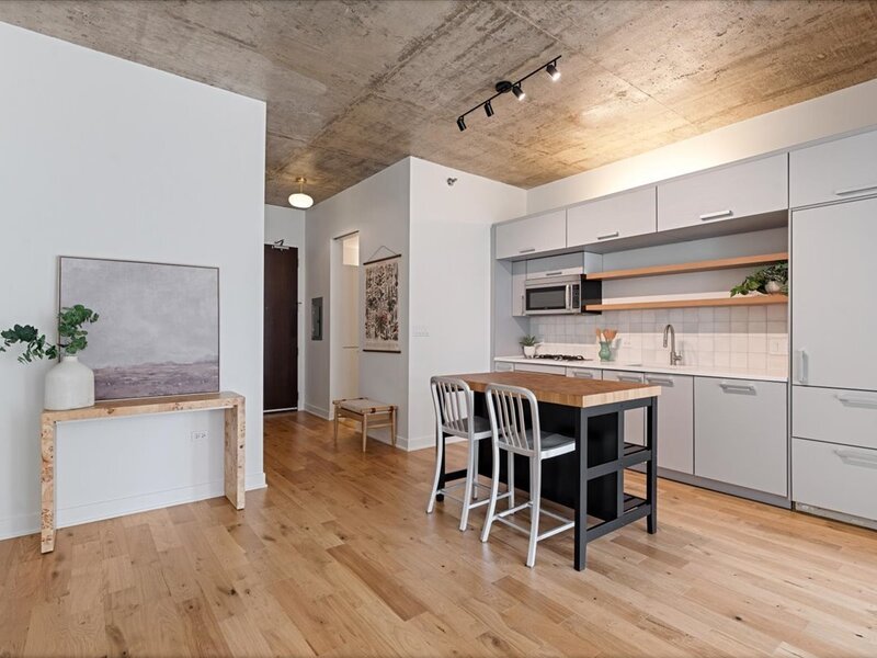 550 N Saint Clair Street Chicago IL 60611