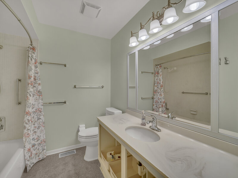 640 Burgundy Court Elk Grove Village IL 60007