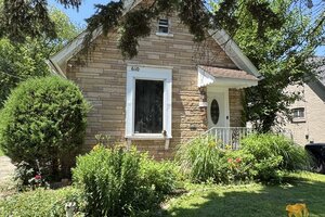 Photo of 610 Mcclure Avenue Elgin IL 60123