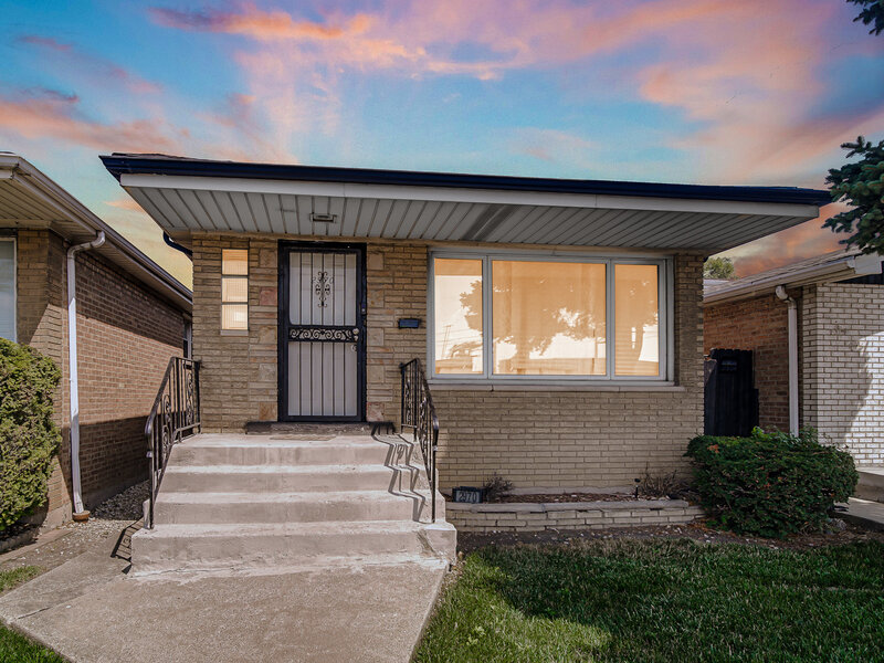 2970 W Columbus Avenue Chicago IL 60652