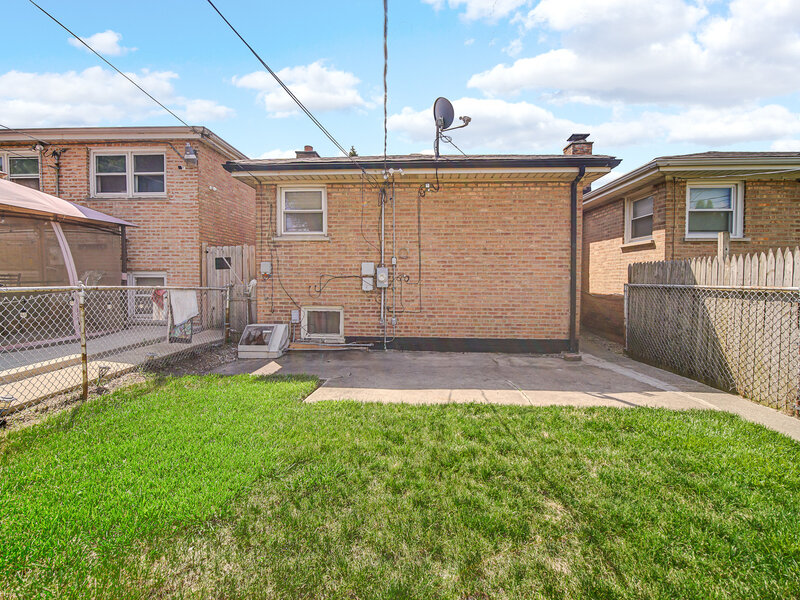 2970 W Columbus Avenue Chicago IL 60652