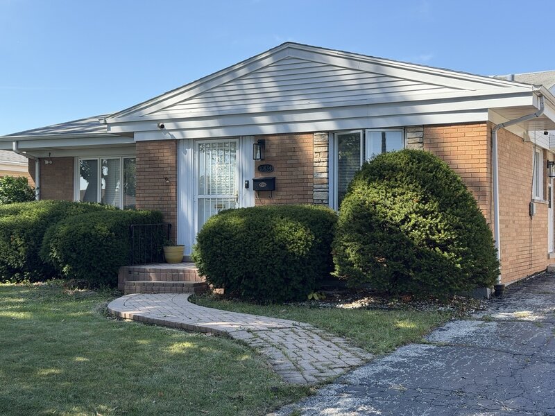 10834 Hastings Street Westchester IL 60154
