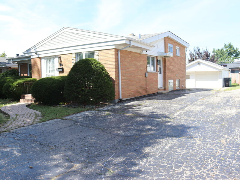 10834 Hastings Street Westchester IL 60154