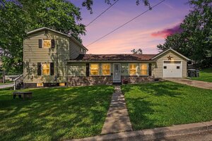 Photo of 404 N River Street Batavia IL 60510
