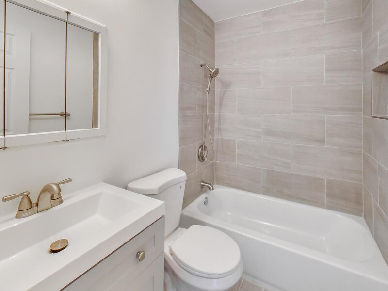 22 Jamaica Colony Fox Lake IL 60020