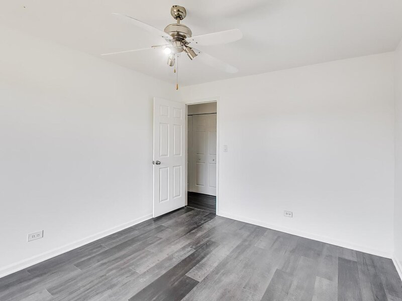 22 Jamaica Colony Fox Lake IL 60020