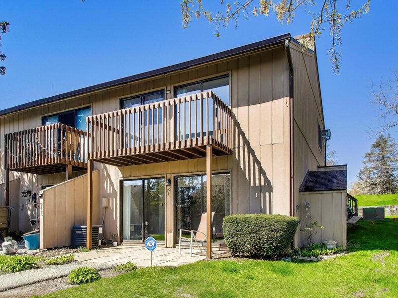 22 Jamaica Colony Fox Lake IL 60020