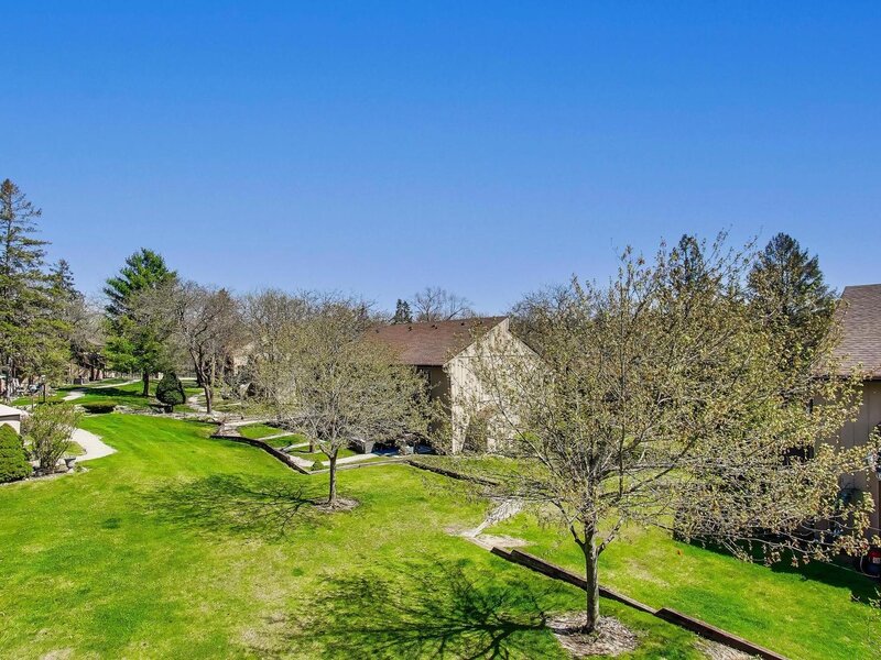 22 Jamaica Colony Fox Lake IL 60020