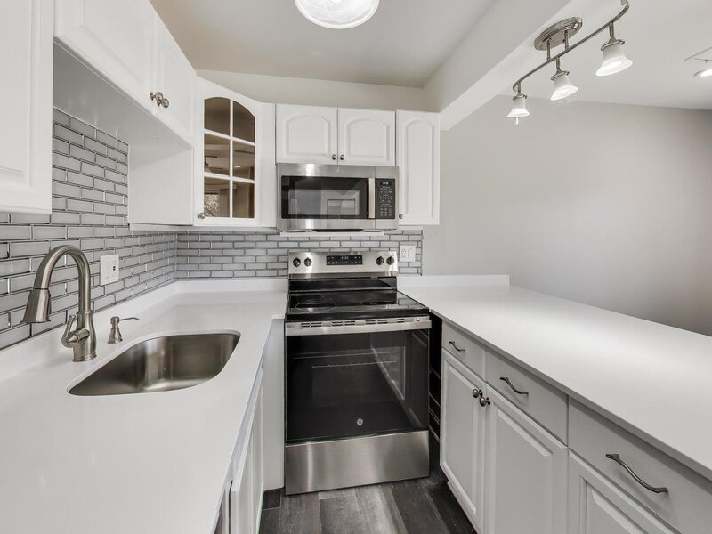 22 Jamaica Colony Fox Lake IL 60020