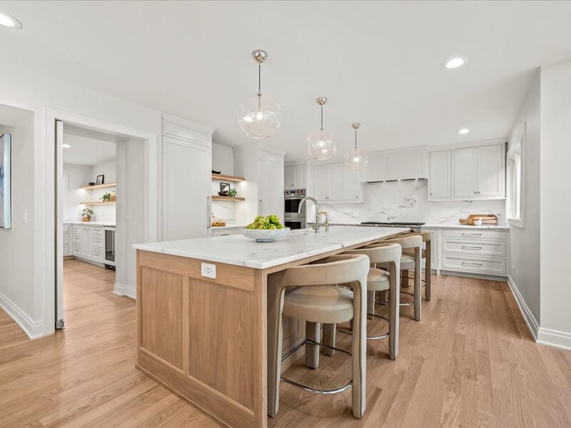 1221 Loch Lane Lake Forest IL 60045